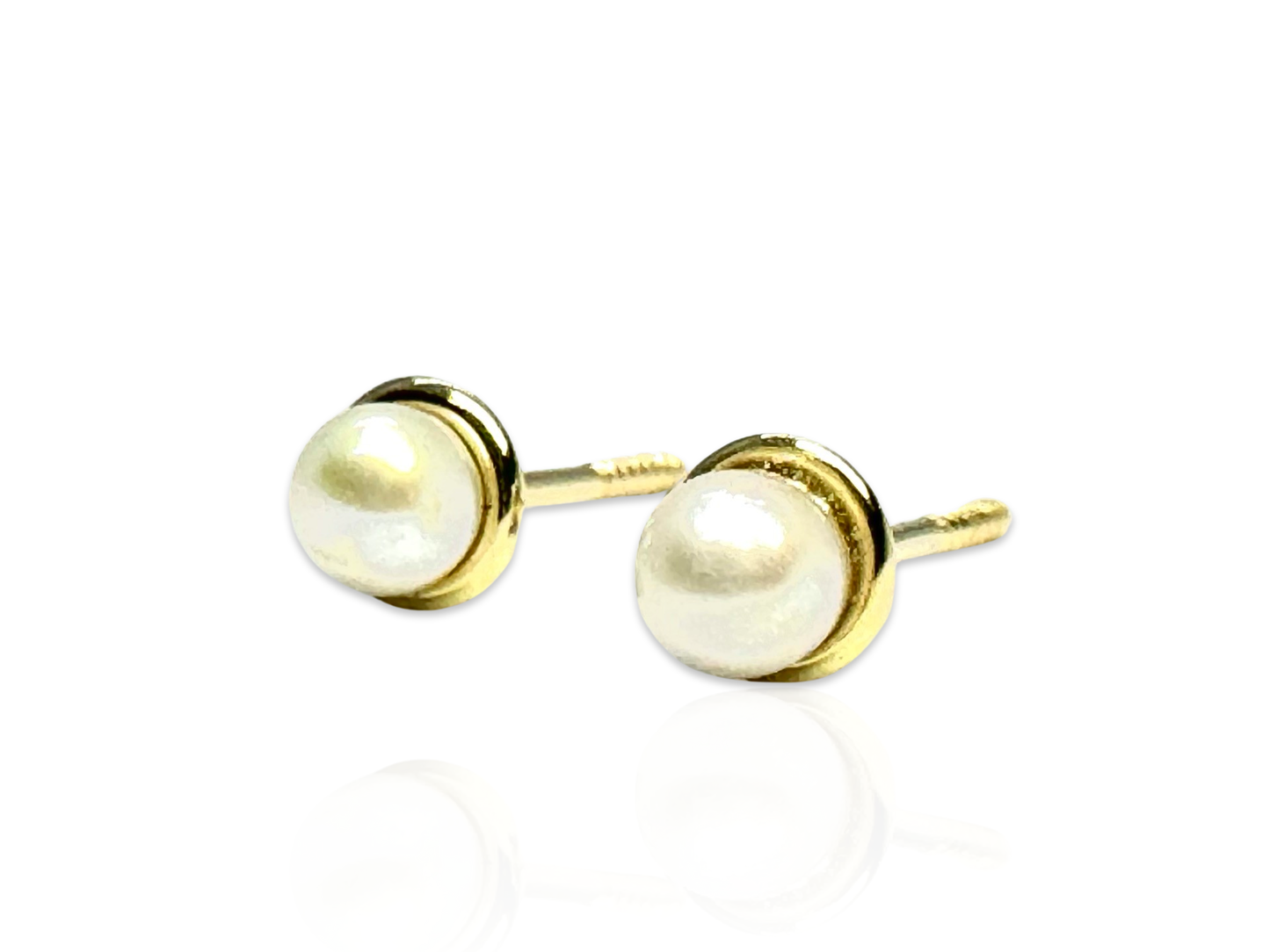 Mini Pearl with gold halo