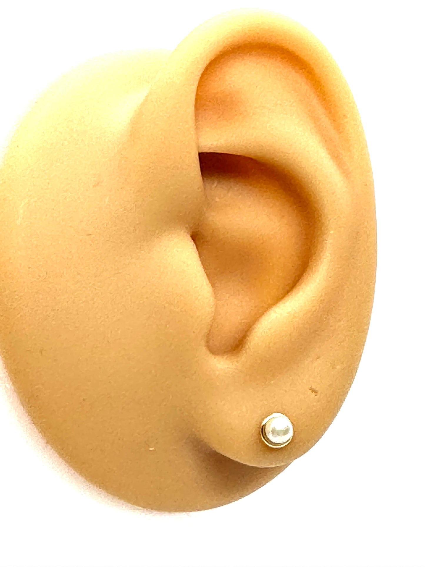 Mini Pearl with gold halo